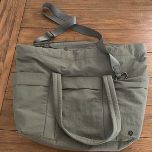 Large Lululemon duffle bag
